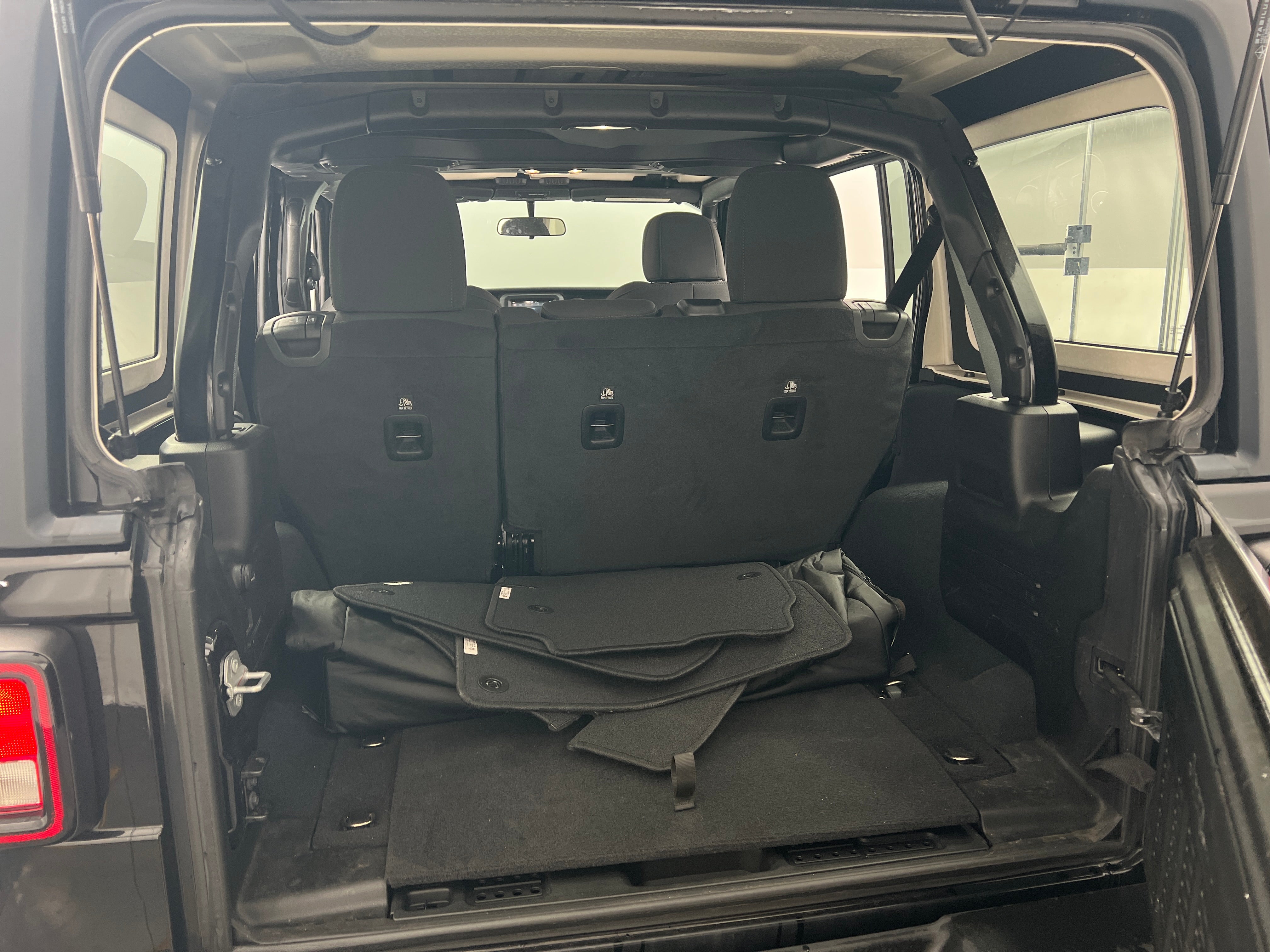jeep wrangler unlimited 2022 1C4HJXDG7NW180260 image jeep wrangler unlimited 2022 1C4HJXDG7NW180260 image